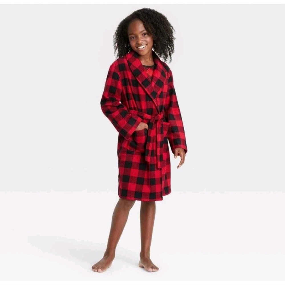 Wondershop buffalo plaid red & black  kids Unisex  robe size 6